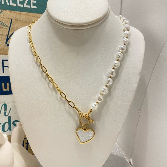 Jewelry - Gold and White Heart Pendant Necklace